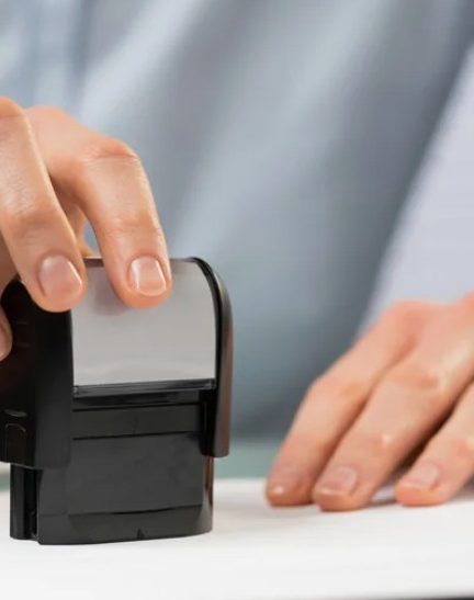 Печать для ИП: преимущества, оформление и нюансы использования