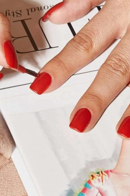 Гель-лаки оптом: как сэкономить, не потеряв в качестве