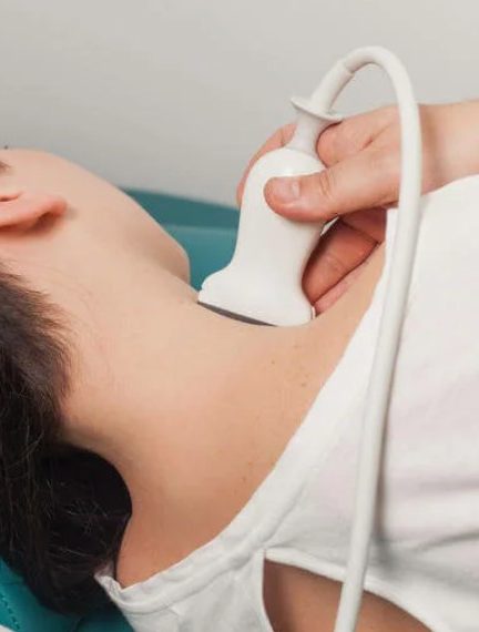 Шум в ушах и «мушки» перед глазами: зачем проверять сосуды шеи и как в этом помогает УЗДГ